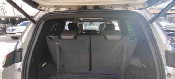 JEEP COMMANDER 1.3 T270 TURBO FLEX OVERLAND AT6 JEEP COMMANDER 1.3 T270 TURBO FLEX OVERLAND AT6